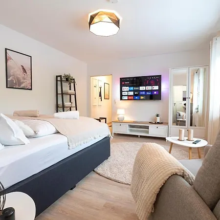 Business Apartment Fuer 2 - Kueche - Parkplatz - Netflix Crailsheim Extérieur photo